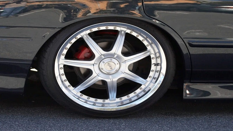 How Long Do Low Profile Tires Last - main - 1 - www.aboutyourtires.com